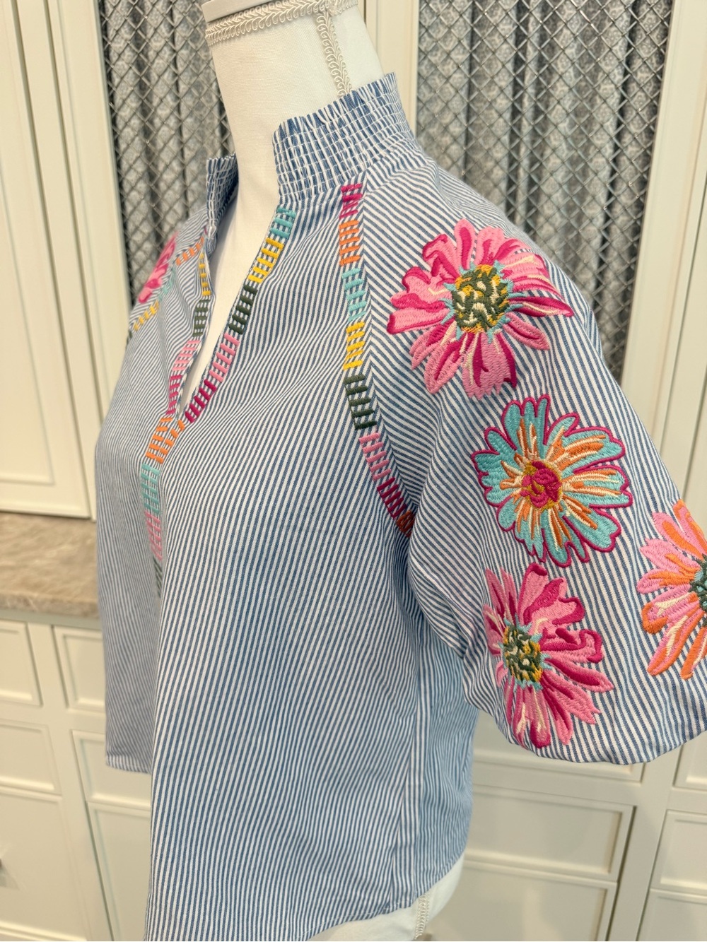NWT THML Blue Floral Striped Embroidered Top - size extra small - Picture 9 of 15